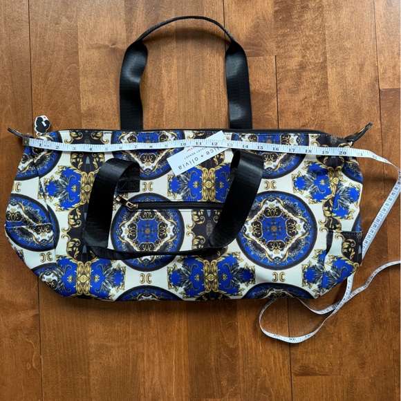 NWT Alice + Olivia Duffel bag in Regal Romance - Picture 5 of 8